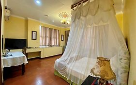 White Knight Hotel Intramuros